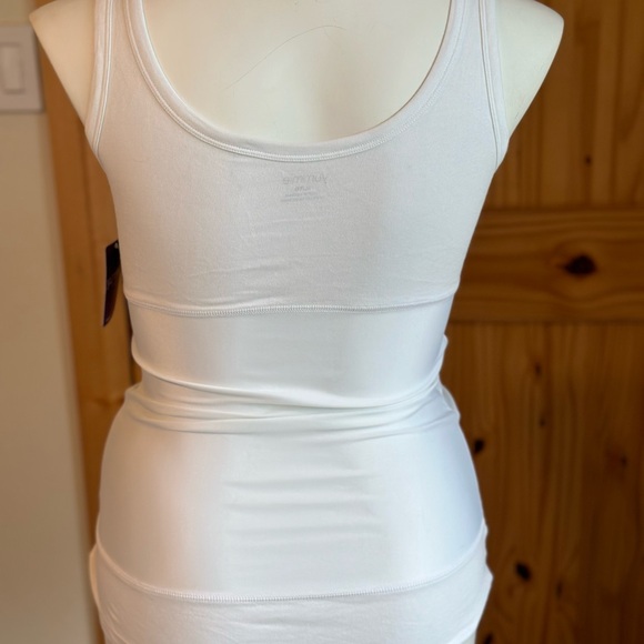 Yummie Women’s Shapewear Tank - Picture 4 of 4